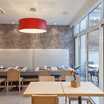 Pierre & La Petite Venise Apart-hotel 3*