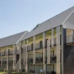 Pierre & La Petite Venise Apart-hotel